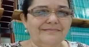 Professora se transforma em sucesso literário após se aposentar