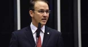 ”A reforma que o povo quer é a reforma dos privilegiados”, disse Leo de Brito sobre a PEC 32