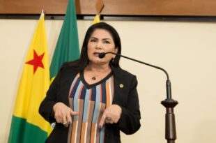 Antonia Sales sai em defesa de servidores da limpeza da UPA de Cruzeiro do Sul
