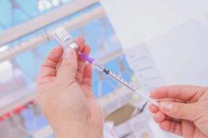 Aprovada urgência para projeto que autoriza laboratórios veterinários a produzir vacinas contra Covid-19