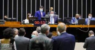 Atenção: Câmara realiza sessão nesta segunda-feira para votar a privatização da energia