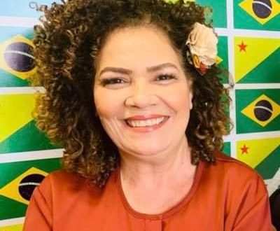 Bolsonaro sanciona projeto de Perpétua Almeida que garante afastamento de gestantes na pandemia