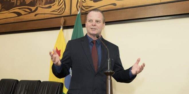 Deputado Pedro Longo destaca avanços na Educação