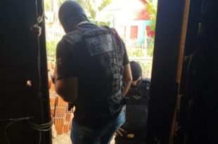 Dois são presos suspeitos de matar idoso a tiros dentro de casa em Rio Branco