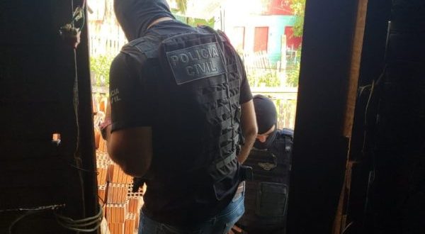 Dois são presos suspeitos de matar idoso a tiros dentro de casa em Rio Branco