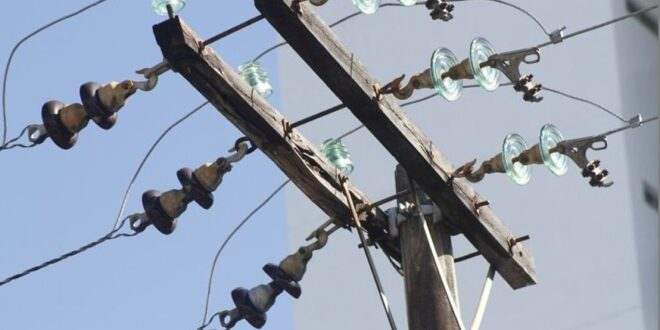 Energisa instala fio de alta tensão em residência sem autorização de morador