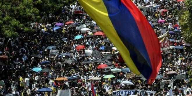 Entenda os protestos na Colômbia que já resultaram em 65 mortos e 358 desaparecidos