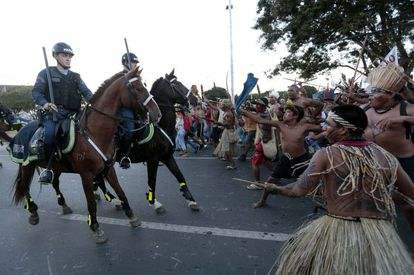 Entre a Polícia e polícias