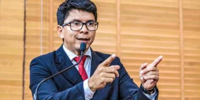 Jenilson: "Falta celeridade por parte do governo na aquisição de vacinas contra a covid