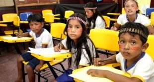 Lei garante R$ 3,5 bi para conectividade de alunos e professores da rede pública