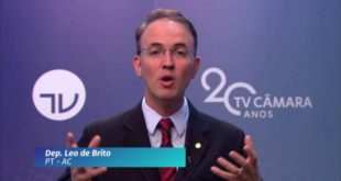 Léo de Brito: a marca da Educação no governo é a corrupção
