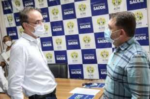 Leo de Brito anuncia R$ 1,7 milhão em emendas para o combate a pandemia e pede a continuidade da assistência especializada