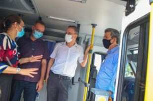 Leo de Brito garante ônibus para a Comunidade Terapêutica Ebenezer