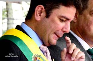 Léo Rosas: "Empresa do diretor-presidente do Deracre é responsável pela construção da mansão de Gladson Cameli"