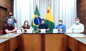 Líder diz que governo prepara pacote de medidas para ajudar no setor de transportes no AC Líder diz que governo prepara pacote de medidas para ajudar no setor de transportes no AC