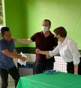 Líder do Governo e secretária de Educação atendem reivindicação de comunidades da Transacreana Líder do Governo e secretária de Educação atendem reivindicação de comunidades da Transacreana