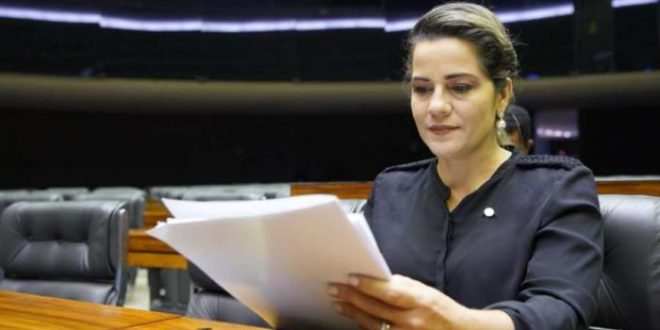 Mara Rocha pede ao Ministério da Saúde a implantação de leitos de UTI na região do Alto Acre para tratamento da Covid-19 e questiona a aplicação dos recursos para pandemia enviados pelo governo federal