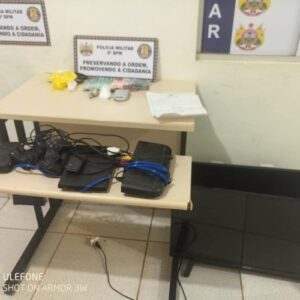 PM apreende drogas e mais de R$ 700 no 2º Distrito de Sena Madureira PM apreende drogas e mais de R$ 700 no 2º Distrito de Sena Madureira