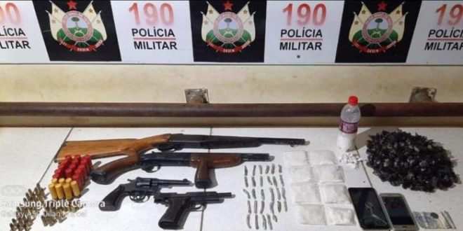 Polícia Militar apreende entorpecentes e arma de fogo no Bahia Nova