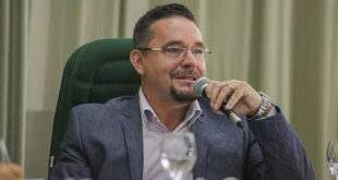 Professor da Ufac reage contra declarações da coordenadora de Educação de Cruzeiro do Sul sobre a manifestação #19J