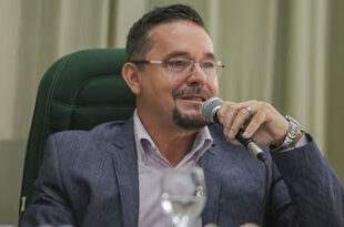 Professor da Ufac reage contra declarações da coordenadora de Educação de Cruzeiro do Sul sobre a manifestação #19J