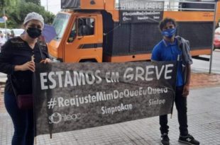 Professores fazem panelaço para "acordar a PGE", na manhã desta sexta