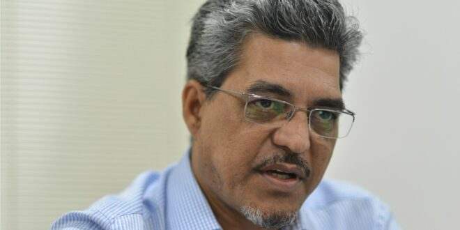 Agora é Lei: Gladson promulga projeto de Edvaldo que permite a contratação de médicos formados no exterior
