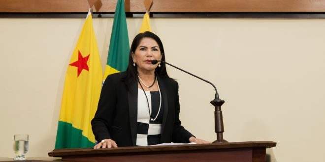 Antonia Sales volta a cobrar instalação de tomógrafo no Hospital do Juruá “Está há 120 dias parado”