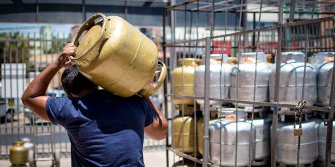 Aumento dos preços da gasolina, diesel e gás de cozinha passam a vigorar a partir desta terça-feira (06)