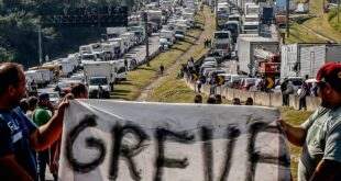 Caminhoneiros podem parar a partir de domingo