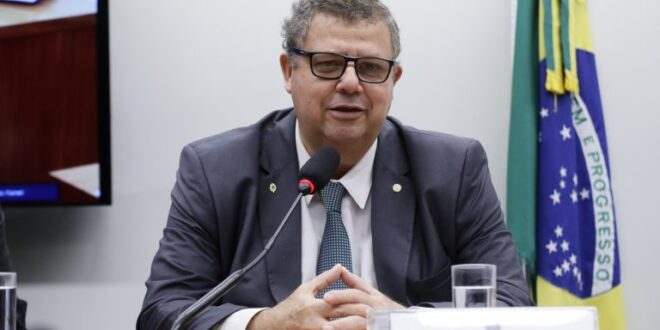 Comissão aprova revisão na Lei de Ensino da Marinha