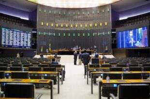 Documento eletrônico vai desburocratizar transporte de cargas, dizem deputados