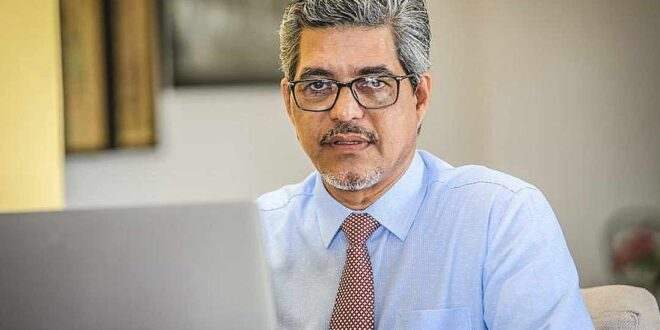 Edvaldo lamenta que tomógrafo novo do Hospital do Juruá esteja “encostado” aguardando instalação