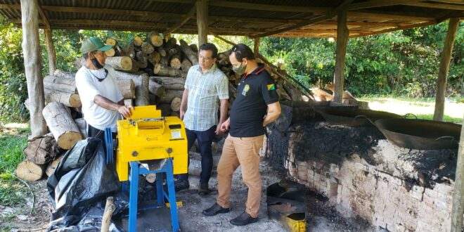 Gonzaga incentiva produção de açúcar mascavo no Acre; produto acreano é procurado por outros estados