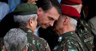 Governo desviou recursos do SUS, de combate à pandemia, para cobrir gastos militares