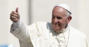Papa convidou transexuais para se vacinarem contra covid no Vaticano