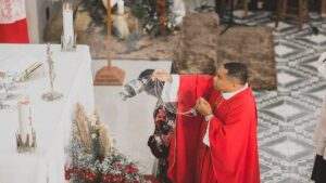 Pedofilia: padre é acusado de usar doce para atrair coroinhas e cometer abusos sexuais