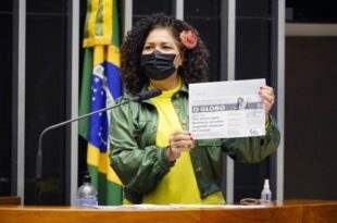 Com 330 propostas e 150 discursos, Perpétua é uma das parlamentares mais atuantes do Acre