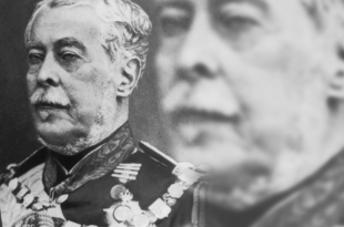 Professor de História: "É necessário reinventar o Exército brasileiro"