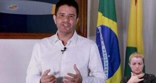 Professores se revoltam com o governador que não enviou para a Aleac o projeto de auxílio informática, conforme o prometido