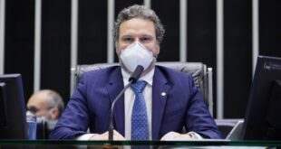 Projeto fixa penas para crimes de comercialização de atestado médico relacionado à Covid-19