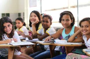 Retorno às aulas presenciais está previsto para setembro mas faltam professores