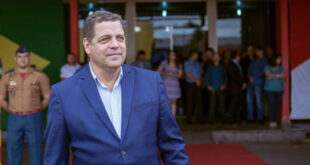 Rocha diz que pode se recusar a assumir o governo na ausência de Gladson