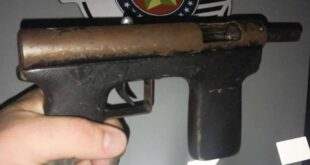 Submetralhadora caseira é encontrada em escola
