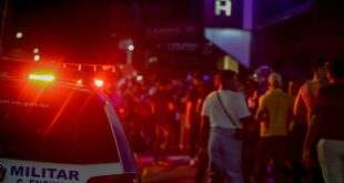 Boate sem alvará é fechada com centenas de jovens sem máscaras