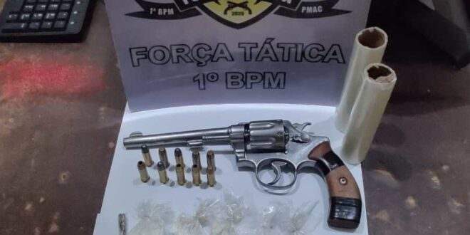 PM fecha “boca de fumo” e prende homem com drogas, dinheiro e arma na Baixada da Sobral