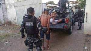 Polícia Militar prende trio com arma e dinheiro no Calafate