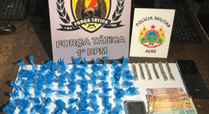 Escondidas em bananeira, mais de 100 trouxinhas de cocaína são apreendidas