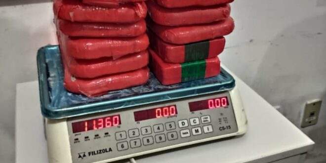 Duas pessoas são presas com 11 quilos de pasta base de cocaína