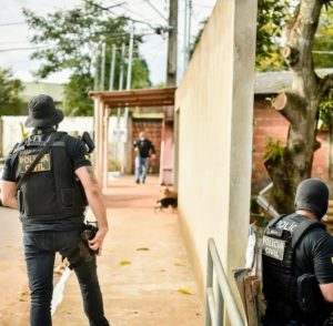 Seis homens são presos, acusados de de roubar e matar cadeirante